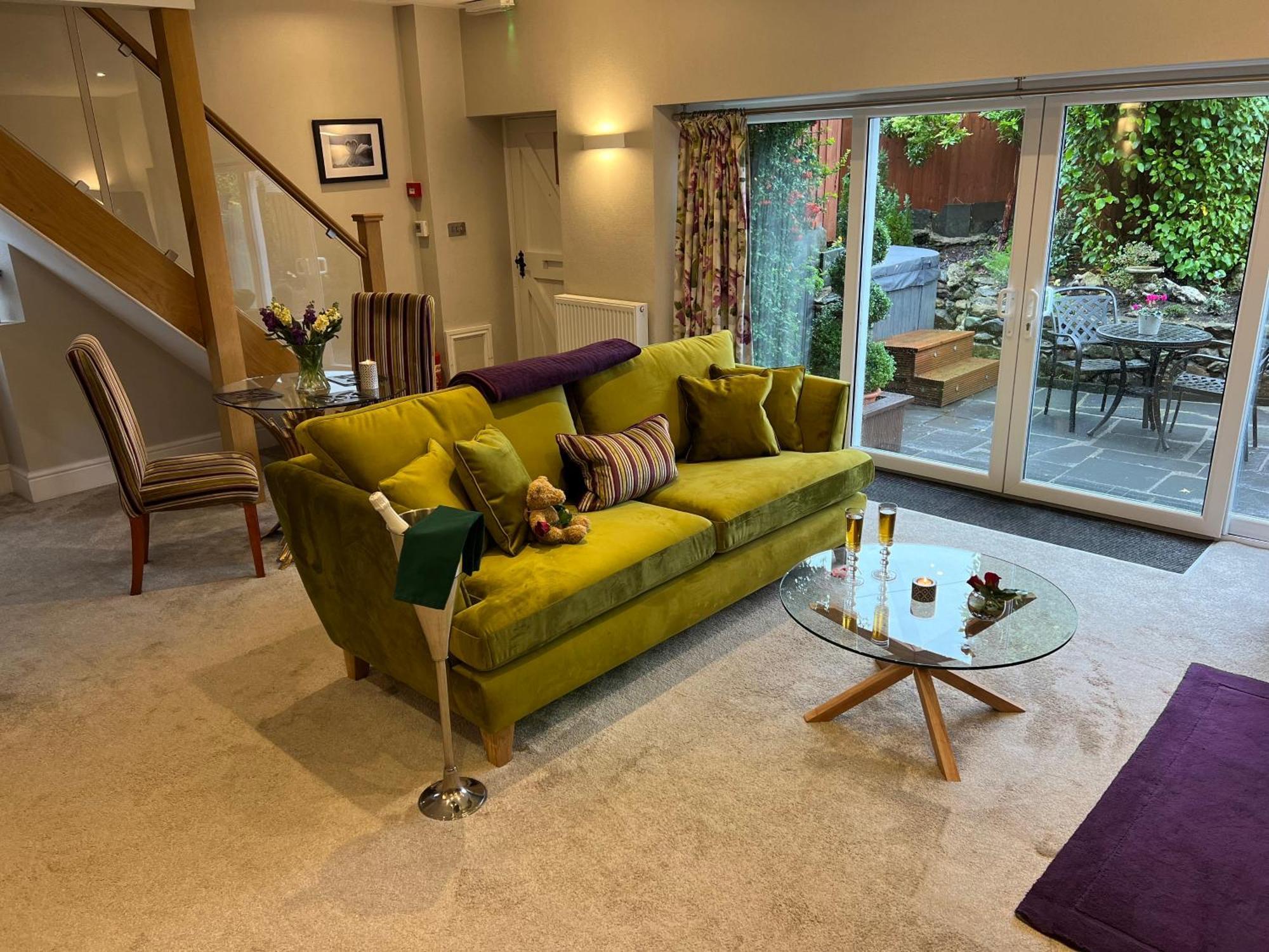 Windermere Boutique Hotel Spa Suites & Hot Tubs Buitenkant foto