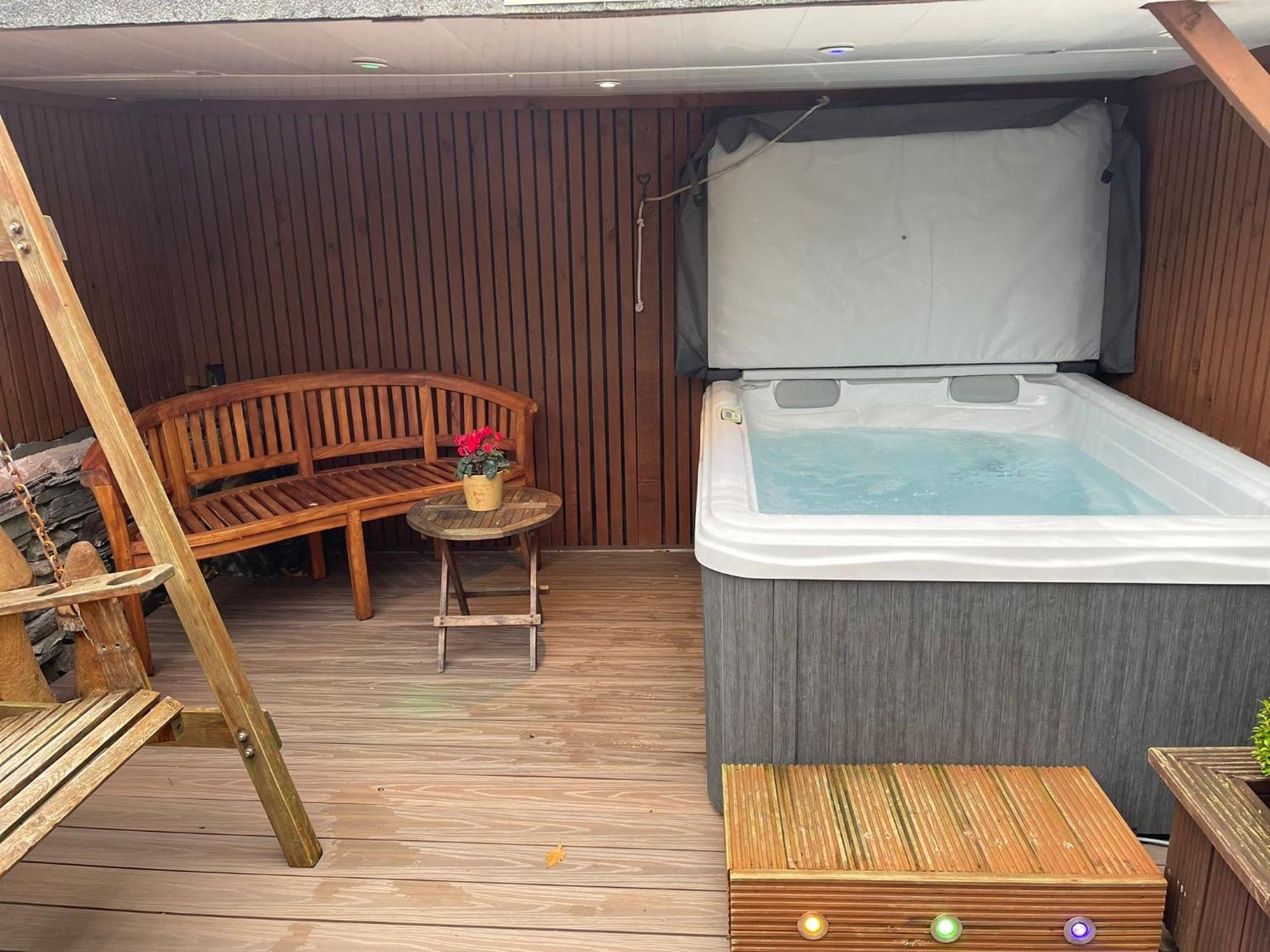 Windermere Boutique Hotel Spa Suites & Hot Tubs Buitenkant foto